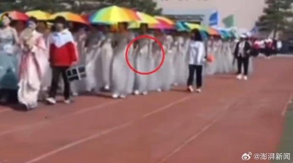 新宝配资 沈阳一职校60多名学生集体网购衣服后退货，店主损失8000元！校方：道歉并承诺回收